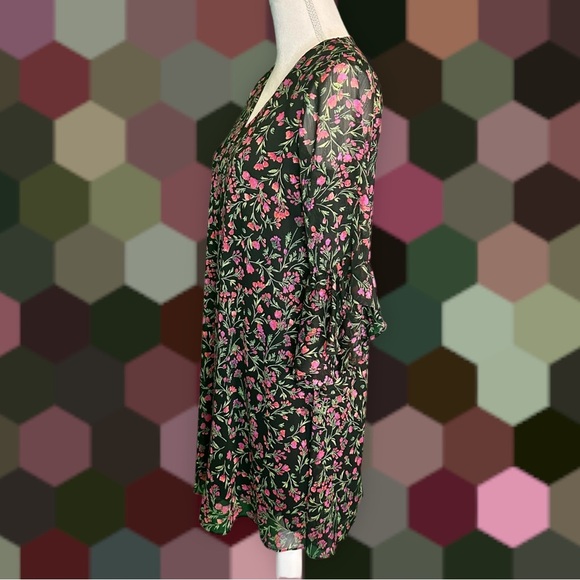 NWOT Calvin Klein Black / Pink Floral Bell Sleeve Chiffon Overlay Shift Dress 4 - Picture 13 of 14